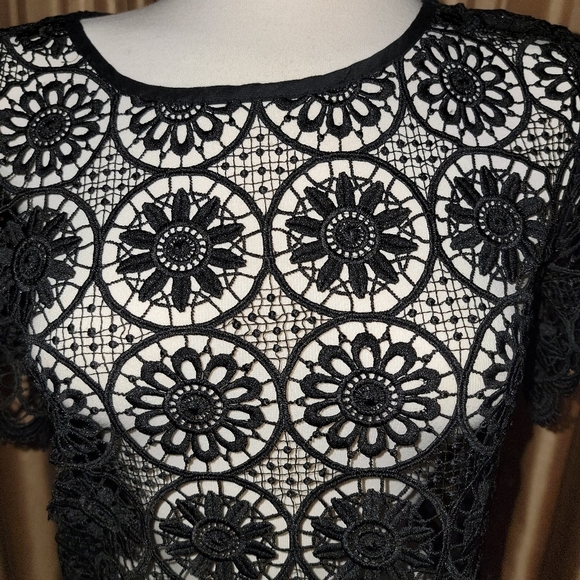 Banana Republic Black Crocheted Top Size XS - Picture 2 of 6